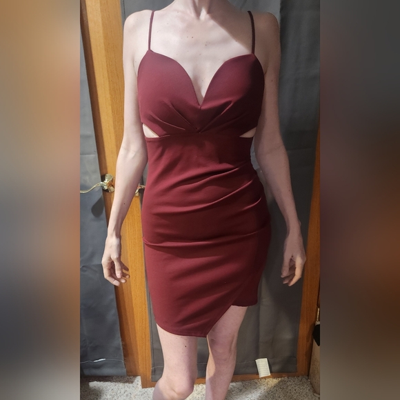 Charlotte Russe Dresses & Skirts - Charlotte Russe Elegant Burgundy Cut-Out Bodycon Dress